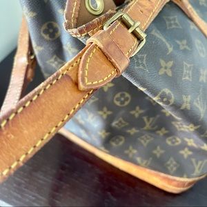 VINTAGE LOUIS VUITTON (1980’s) AUTHENTIC - Classic Bucket Bag